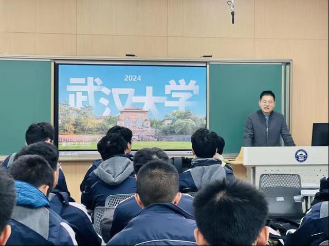 未来选择哪个专业？建平中学的大学学术营让学生认识自己找到“最爱”