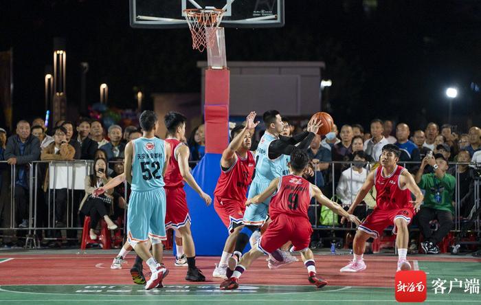 组图丨海南东方“村BA”篮球超级联赛第八个比赛日：福耀社区70：42大胜安都村