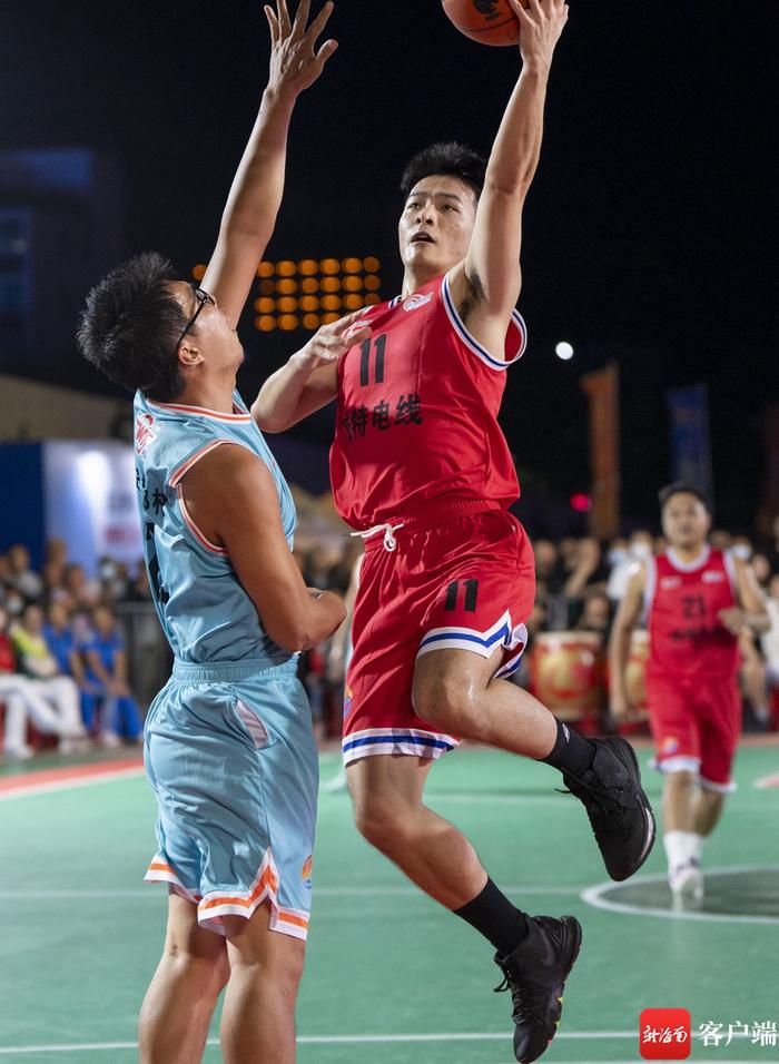 组图丨海南东方“村BA”篮球超级联赛第八个比赛日：福耀社区70：42大胜安都村