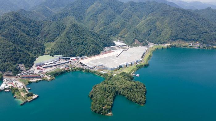 在深秋的农夫山泉千岛湖水源地，开启一场美学派对