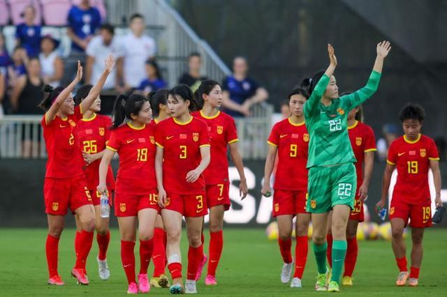 快评：换掉水庆霞就好？中国女足0比3输美国就像国足负韩国，要先承认差距！