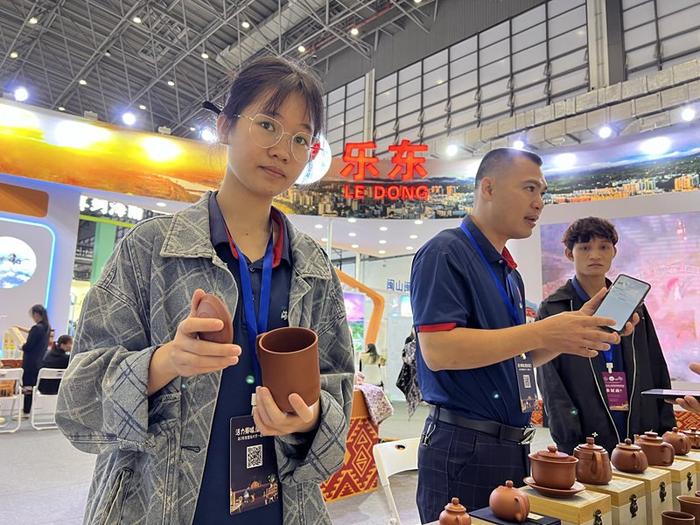 黎锦剪纸山栏酒 休博会上的乐东“好物”