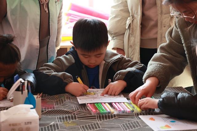 滕州市善南街道举办青少年绘画志愿服务活动