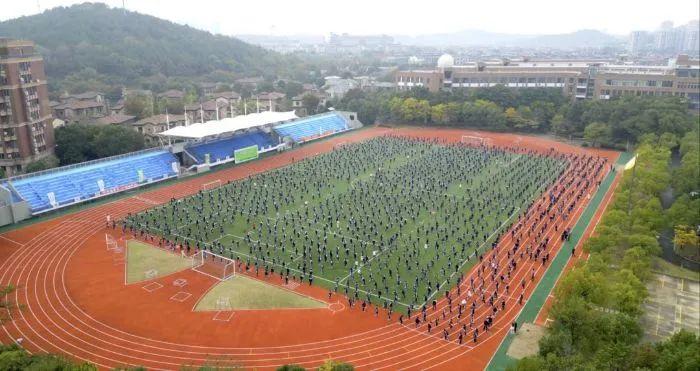 奔跑吧！更多学校体育场将对外开放