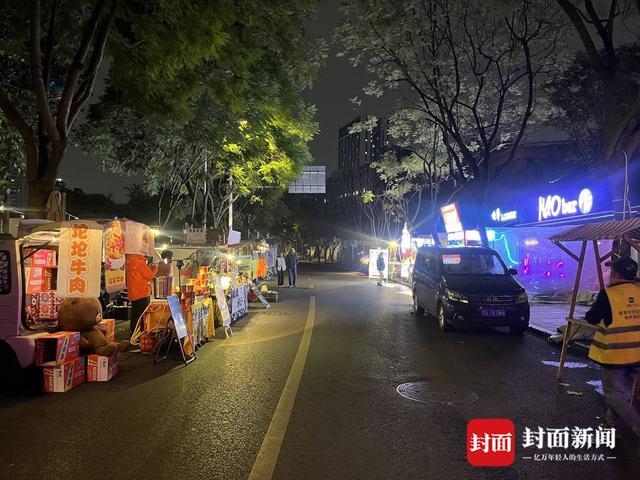 后备厢集市还火吗？“地摊青年”的选择与改变