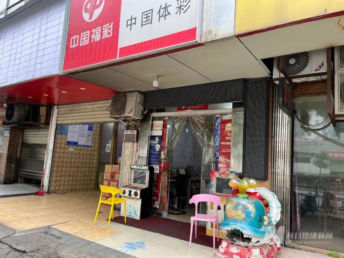 实探江西2.2亿元大奖诞生地：两家彩票店相隔3公里，其中一家国庆前才开业