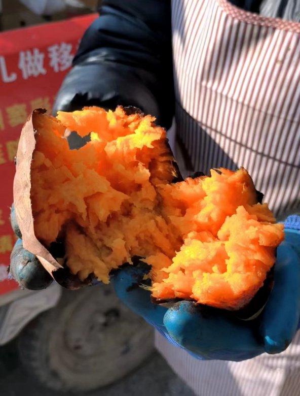 郑州这个地方的烤红薯，好吃“无价”！