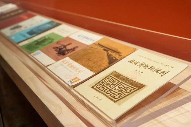 故宫出版社建社四十周年展文华殿开幕 首次采用“图书+文物”展览形式呈现