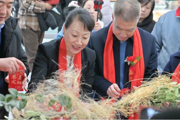 万达广场美特好食堂盛大开业 引领当地居民迈向便捷购物新纪元