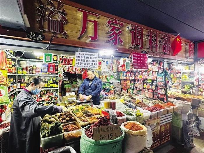 《甘肃省散装食品销售监督管理办法》施行市场走访“电子一票通”来源可溯 “散装食品标示签”展示清晰