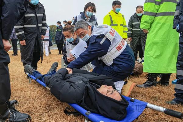 民航江苏监管局督导南京机场开展年度应急救援综合演练