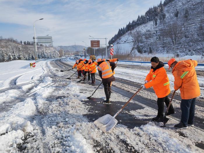 河南省普通公路系统全力保障雨雪道路安全畅通