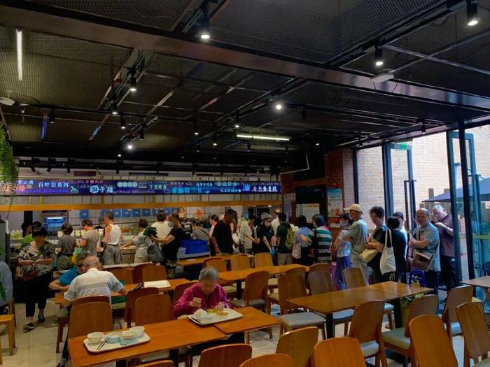 我们研究了上海这家“顶配版”社区食堂，看看可复制的几率有多大