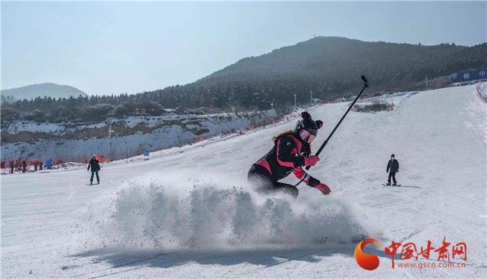 兰州市榆中县开启冬季旅游模式 邀你共享冰雪乐趣