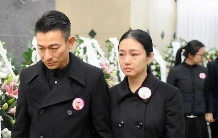 刘德华妻、胡歌妻、羽生结弦前妻……2023最受关注的“低调另一半”们