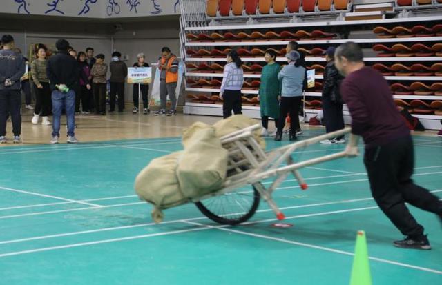 北京延庆镇农业趣味嘉年华点燃冬日运动激情