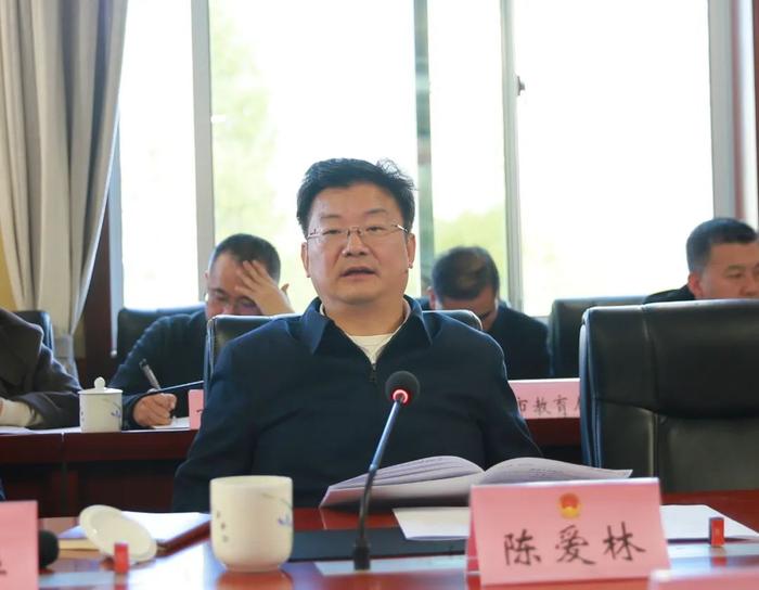 陈爱林到市人大机关征求《政府工作报告》意见