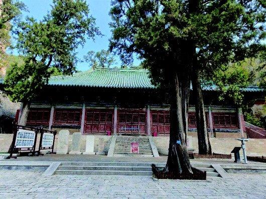 灵岩寺千佛殿屋顶保护修缮工程竣工