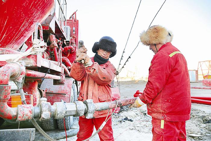 大庆钻探钻技一公司战严寒冲刺年度收官