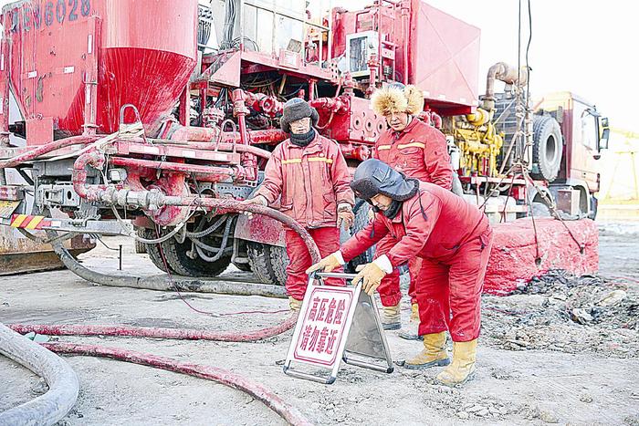 大庆钻探钻技一公司战严寒冲刺年度收官