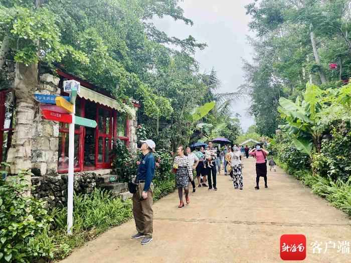 海南环岛旅游公路临高段链接多个旅游景点 带动沿线群众增收致富