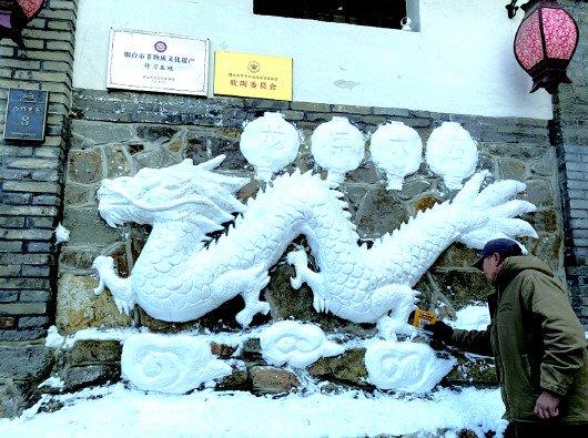 烟台软陶艺人手中的“冰雪童话”