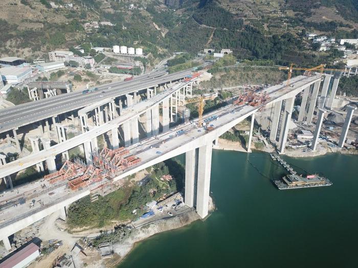 唐家湾特大桥主跨合龙 奉建高速预计2026年建成