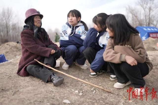 多图直击青海民和县金田村清淤搜救现场