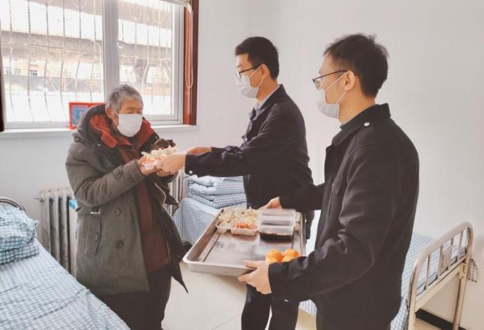 寒冬送温暖 救助不停歇 天津市救助管理站开展街面救助行动