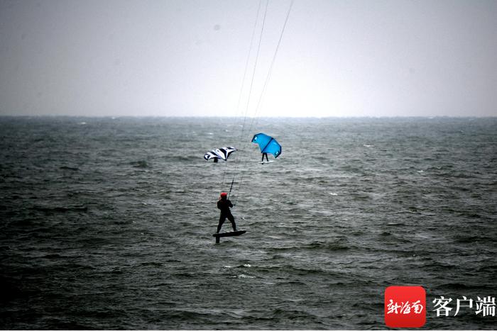 海口帆船帆板训练基地：运动员不惧寒冷冬训忙