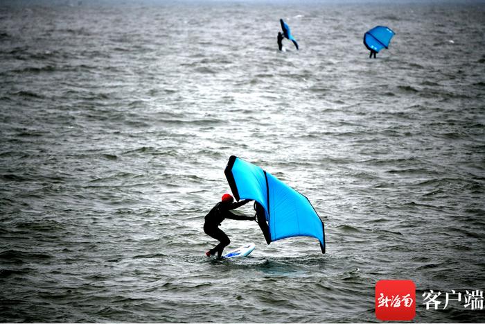 海口帆船帆板训练基地：运动员不惧寒冷冬训忙