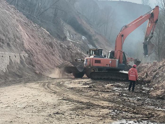 甘南公路事业发展中心力量参与救援积石山灾区