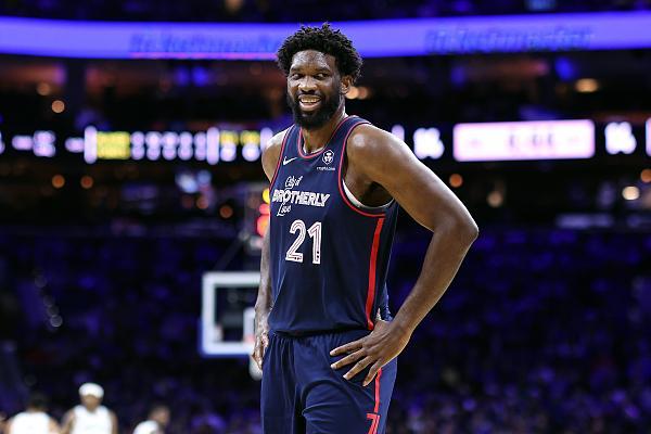 NBA｜76人掀翻西部第一 恩比德51分无所不能