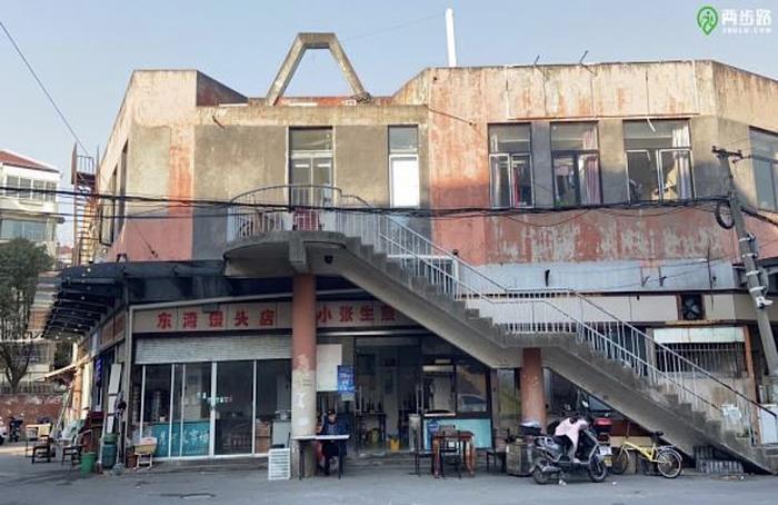 上海外环到郊环间，大型社区的“通病”是什么？破题从这家社区食堂开始