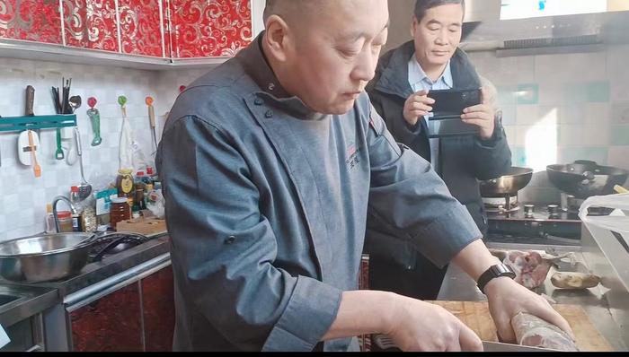 鲟鱼激起新的“乡村味道”——科技特派员王云美食助农记