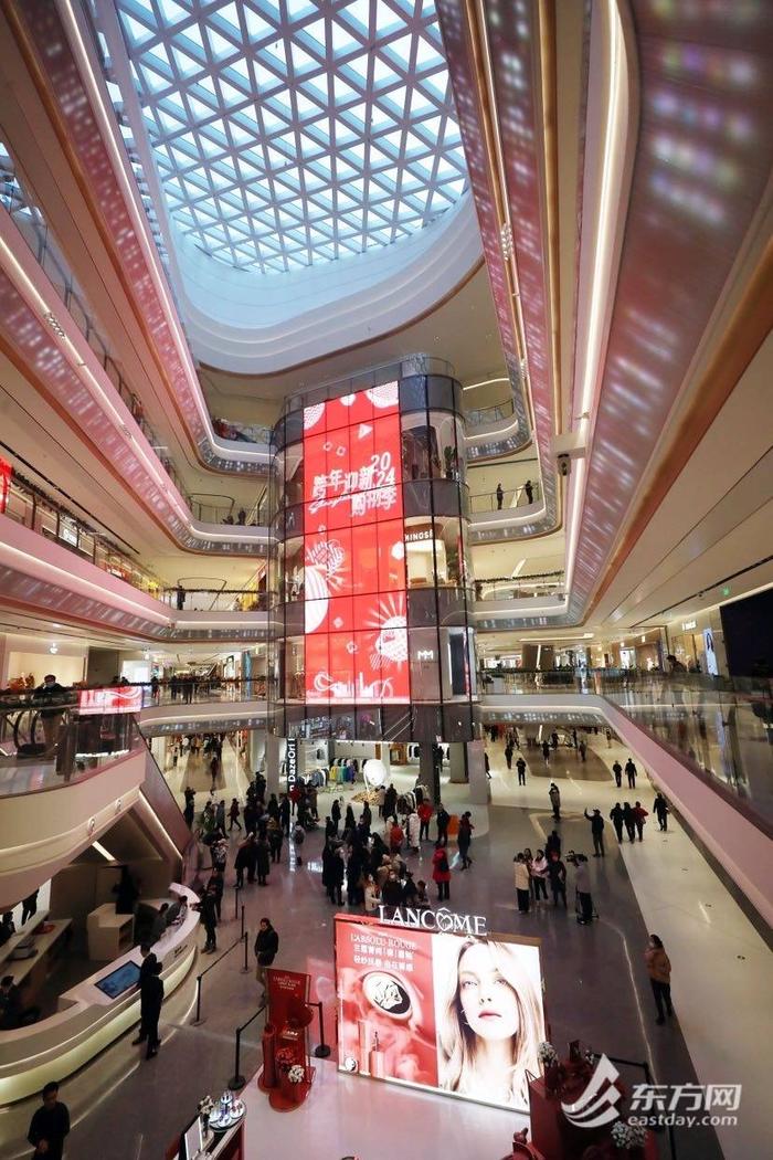 最大“城中村”崛起新地标！上海又添“现象级”购物中心，汇集300余个品牌60多家首店