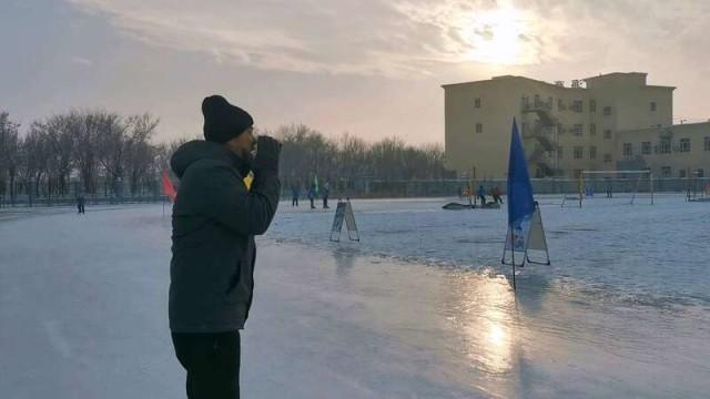 追着雪花看新疆｜这所兵团学校，滑冰传统延续30多年