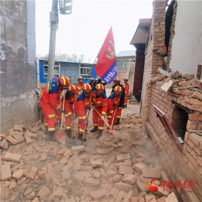 探访距离震中最近的刘集乡河崖村：物资有保障 救灾有秩序