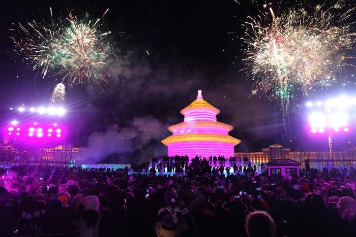 夜·赏｜来满洲里！一睹中俄蒙三国特色的冰雪盛宴