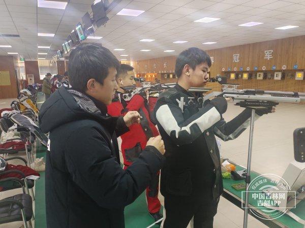 省队射击运动员走进长春市第二十九中学