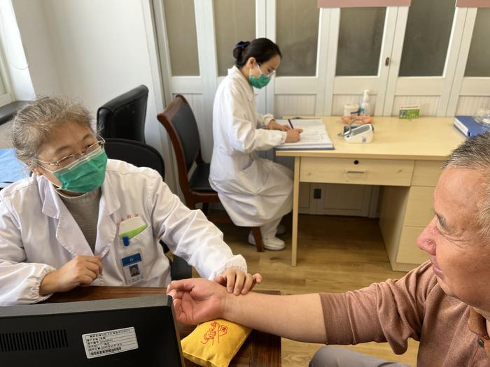 上海社区医疗持续“上新”：康复中心达119家，首批社区口腔诊室、护理中心落地