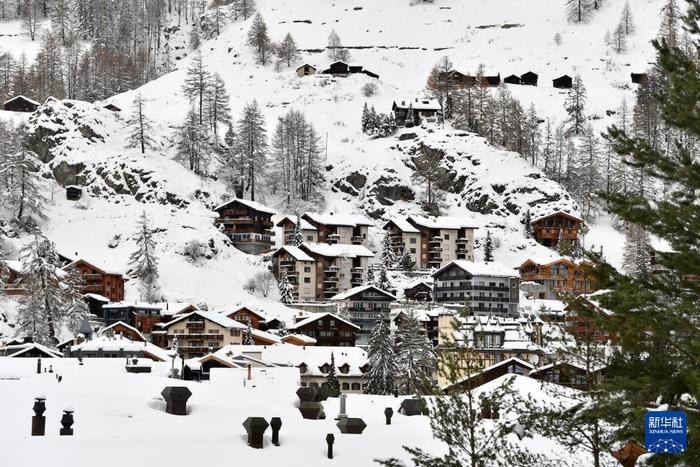 镜头连中外丨从阿尔卑斯山到长白山：“世界冰雪黄金纬度带”冰雪经济正“火热”