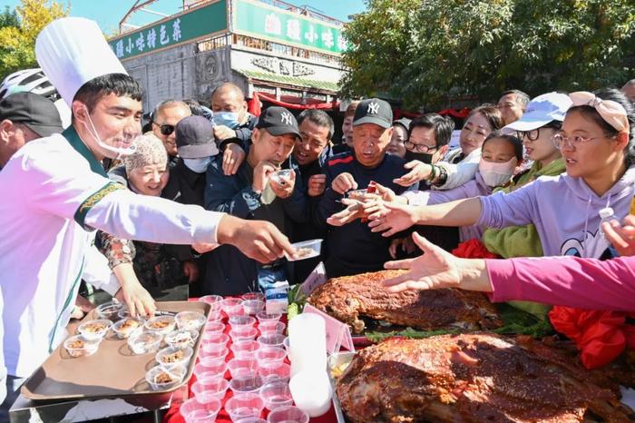 羊肉的N种吃法来了！网友：没有一只羊能活着走出新疆