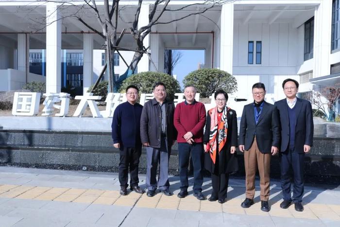 蓝帆医疗董事长刘文静前往武汉江夏区调研，共谋医疗器械产业高质量发展
