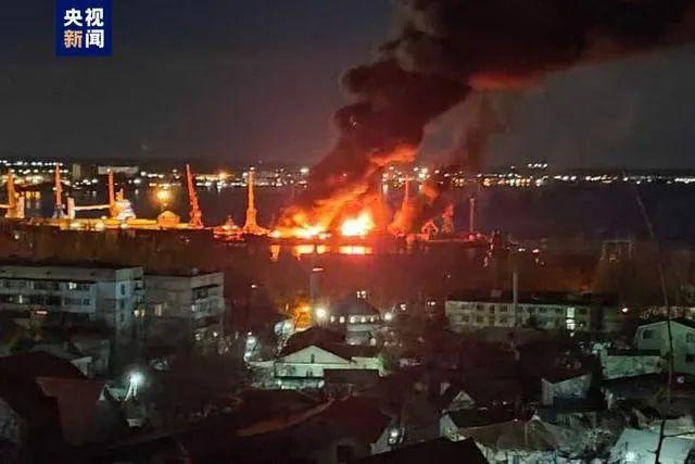 克里米亚俄军节制口岸被炸  图：央视消息