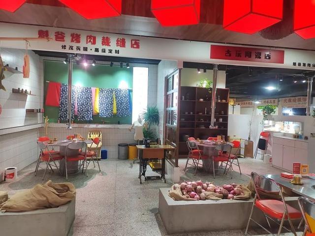 江浙沪的菜市场真卷啊，菜场内还有咖啡店烤肉店火锅店