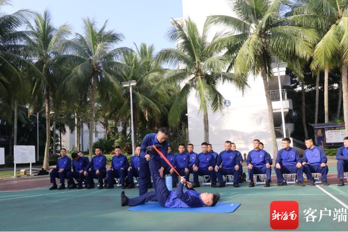 海南消防组织开展体能示范示教组训评比活动