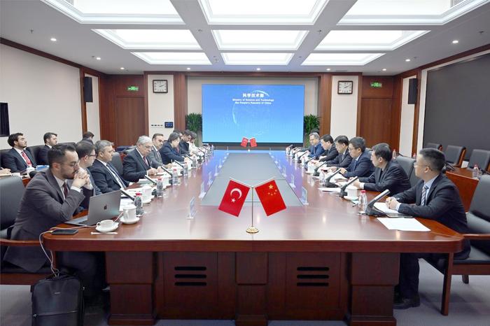 科技部部长阴和俊会见土耳其工业和技术部部长穆罕默德·法提赫·卡西尔