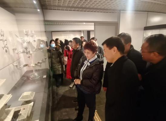 武威市文物考古研究所藏汉晋墓葬出土文物展开展