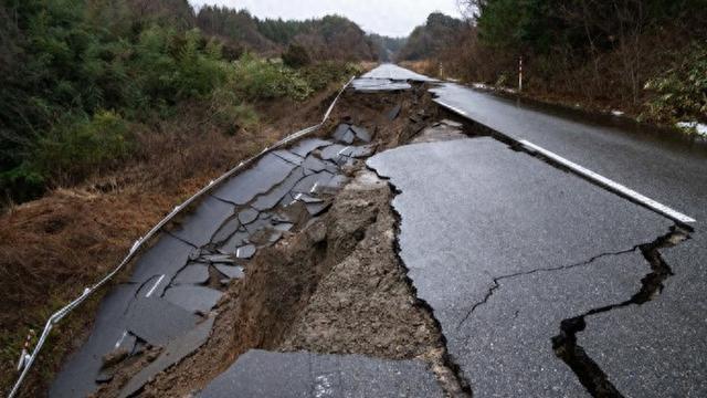 日本地震致剧烈地壳变动！震区向西移动1米左右，死亡人数升至34人